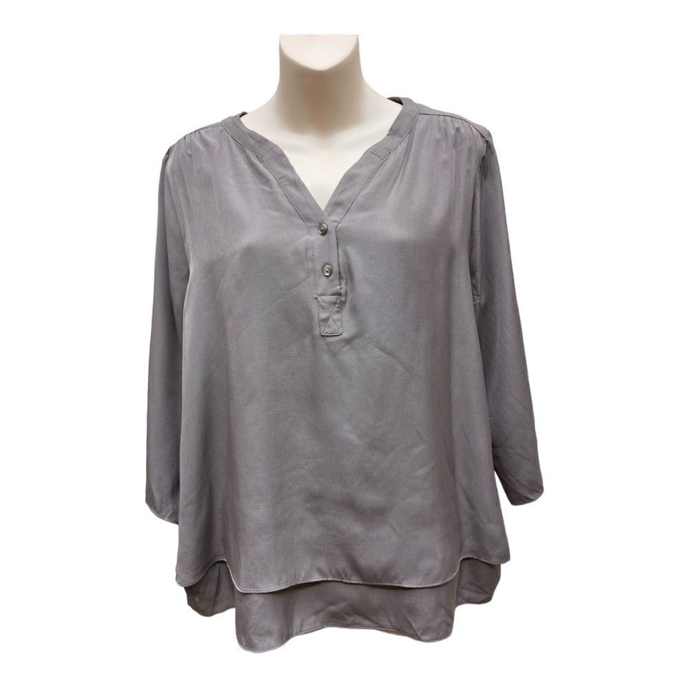 Chico's Popover Top Split V Neck Roll Tab 3/4 Sleeves Taupe Size 1 Medium Casual